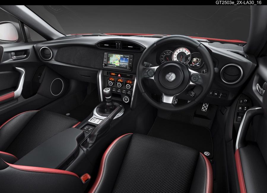 Торпедо Toyota GT 86 Pro 2016 года  (фото 3 из 3)